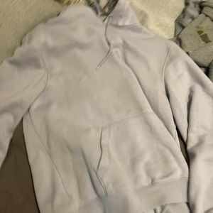 4 sweatshirts all size M 10 Dollars per each